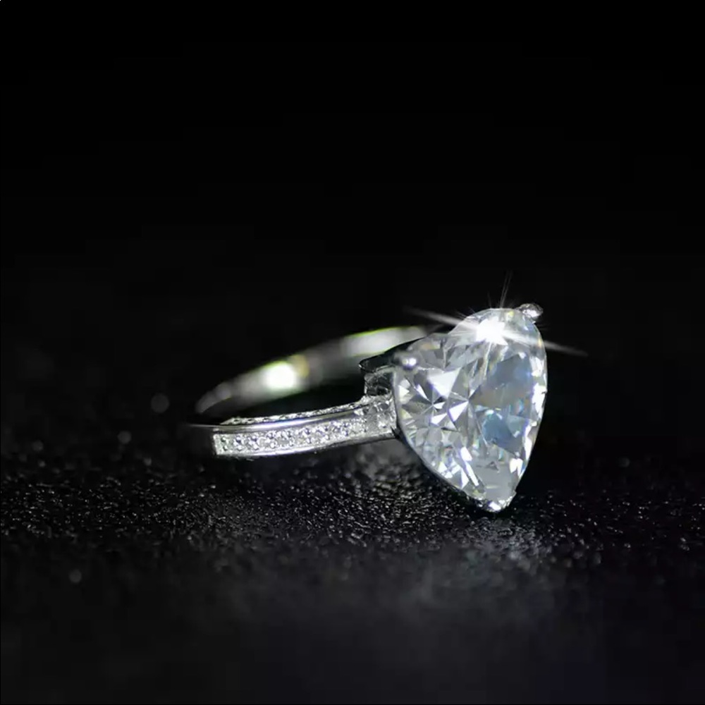 New Women’s 925 Silver Romantic Heart Diamond Promised Ring - Picture 5 of 5